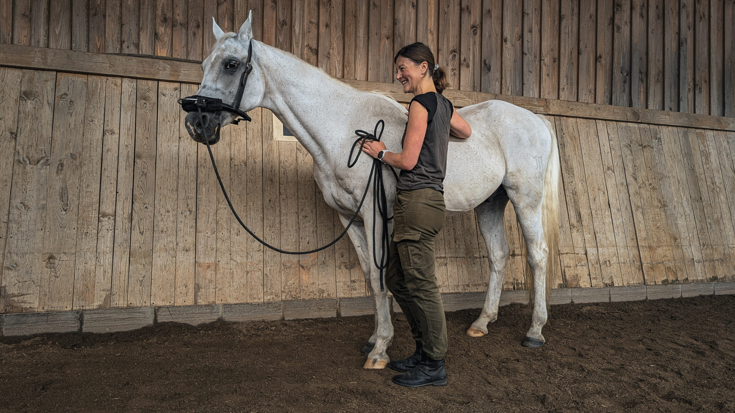 Frau mit Pferd